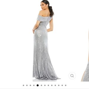 Mac Duggal Size 10 Silver Cold Shoulder Sequins NWOT